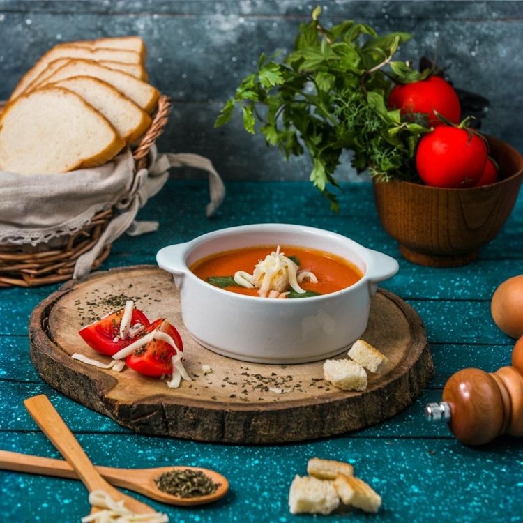 Spicy Tomat- og Paprikasuppe