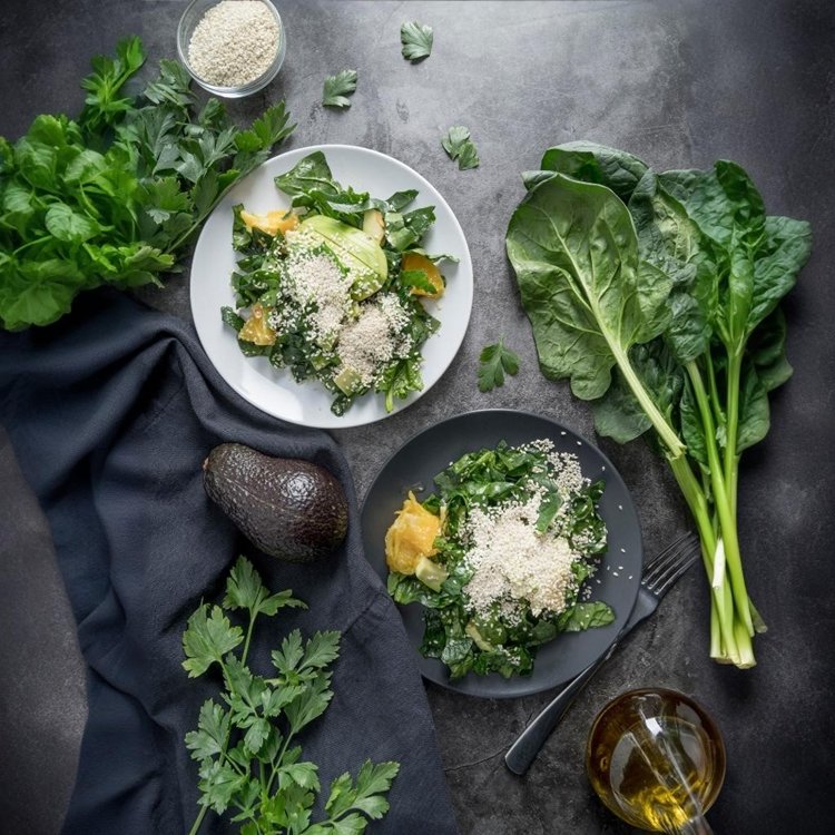 Spinat- og Avocadosalat