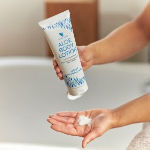 Kopi af ALOE BODY LOTION  frisk, ungdommelig hud.
