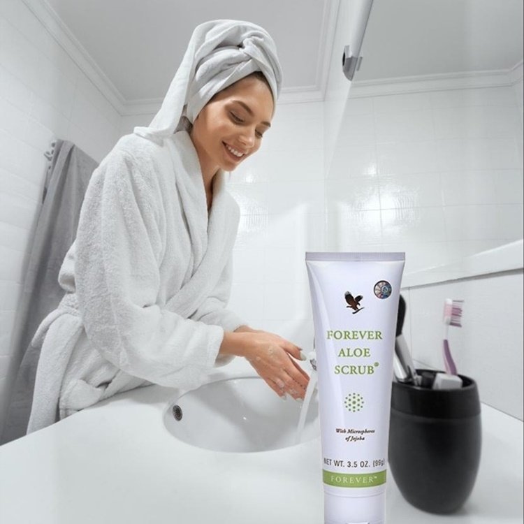 FOREVER ALOE SCRUB en dybderensende peelingcreme