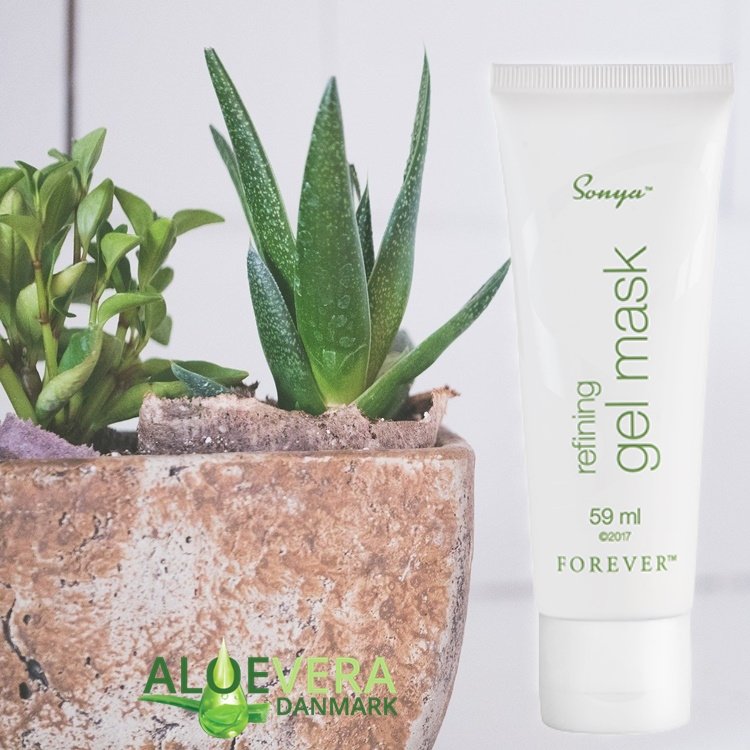 SONYA REFINING GEL MASK arbejder, mens du sover.